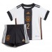 Billiga Tyskland Antonio Rudiger #2 Barnkläder Hemma fotbollskläder till baby VM 2022 Kortärmad (+ Korta byxor)